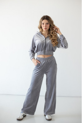 Костюм жіночий